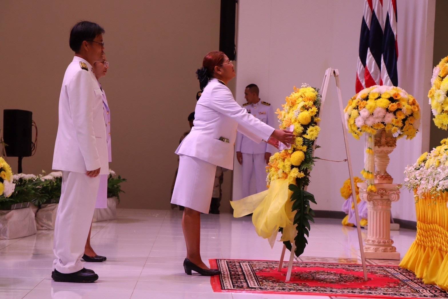 ร่วมพิธีเนื่องในวันนวมินทรมหาราช วันคล้ายวันสวรรคตพระบาทสมเด็จพระบรมชนกาธิเบศร มหาภูมิพลอดุลยเดชมหาราช บรมนาถบพิตร เพื่อเป็นการน้อมรำลึกถึงพระมหากรุณาธิคุณในพระบาทสมเด็จพระบรมชนกาธิเบศร มหาภูมิพลอดุลยเดชมหาราช บรมนาถบพิตร ที่ทรงมีต่อปวงชนชาวไทย