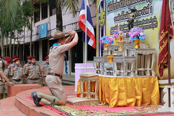 พิธีประดับ อินทรธนูลูกเสือสามัญรุ่นใหญ่ ถือเป็นพิธีสำคัญในพิธีเข้าประจำกอง ของนักเรียนชั้นมัธยมศึกษาปีที่ ๑ เข้าเป็นลูกเสือสามัญรุ่นใหญ่ จะเป็นลูกเสือโดยสมบูรณ์จะต้องกระทำพิธีเข้าประจำกอง